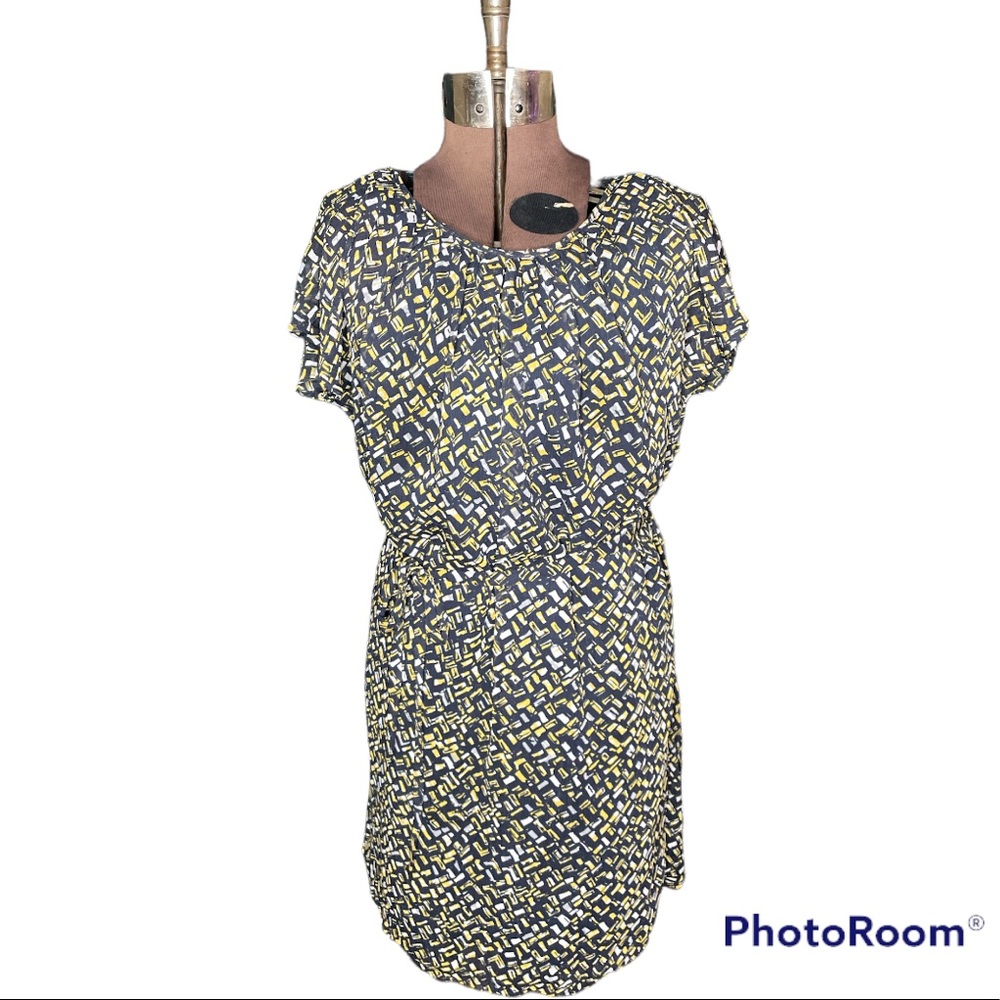 Dana Buchman XL Navy with yellow/white design